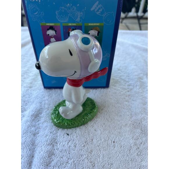 Peanuts Snoopy Flying Ace Flambro Figurine Nice Condition with Box - Picture 3 of 5